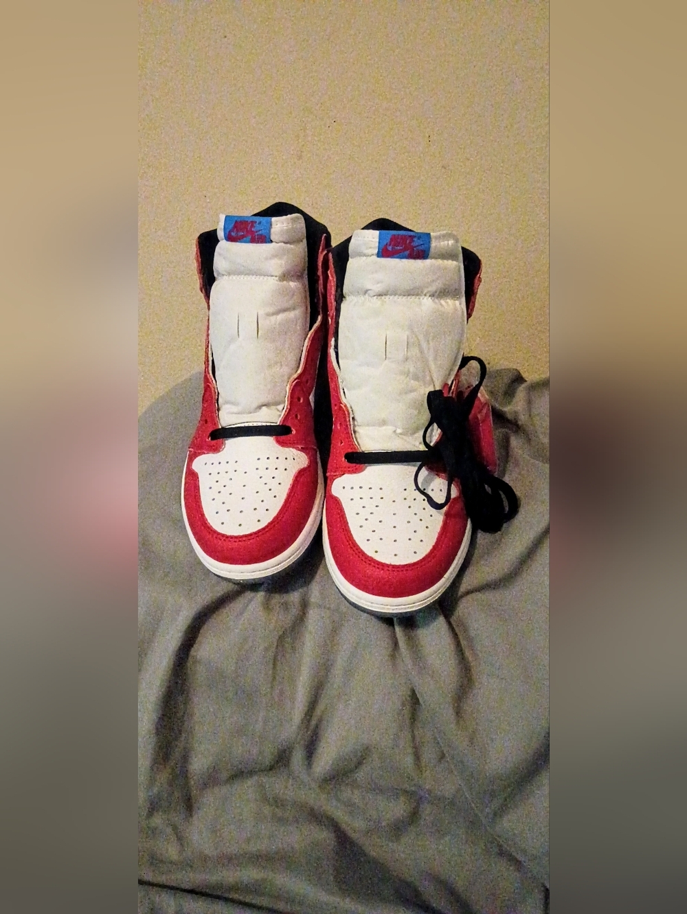 Nike Air Jordan 1 Retro High OG Red/White/Black Sneakers spider man origin story - Picture 3 of 15